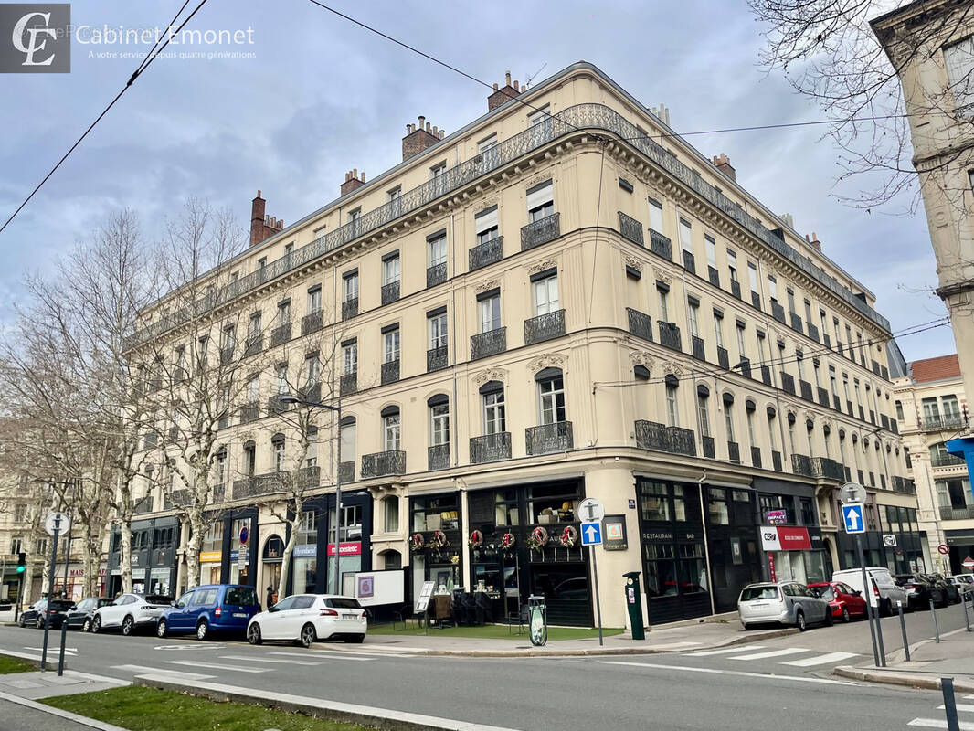 Appartement à SAINT-ETIENNE