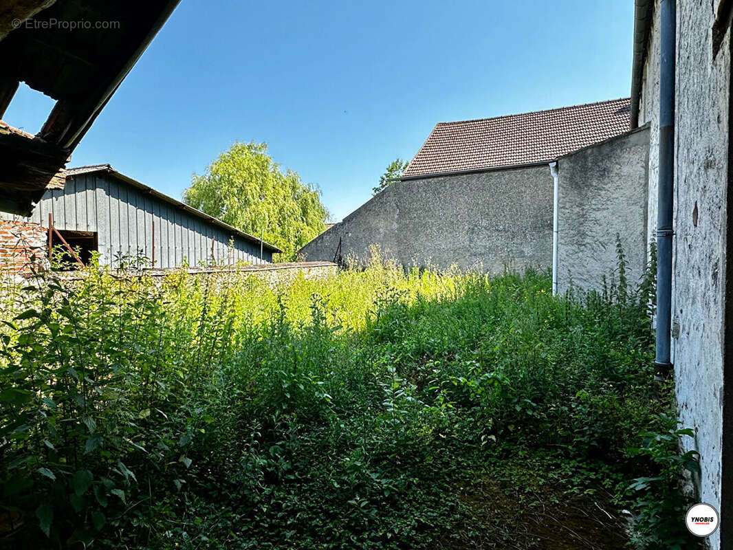 Maison à MORAINVILLIERS