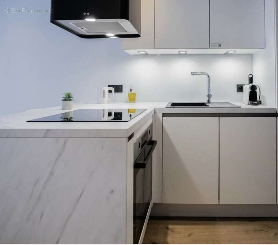 Appartement à PARIS-7E