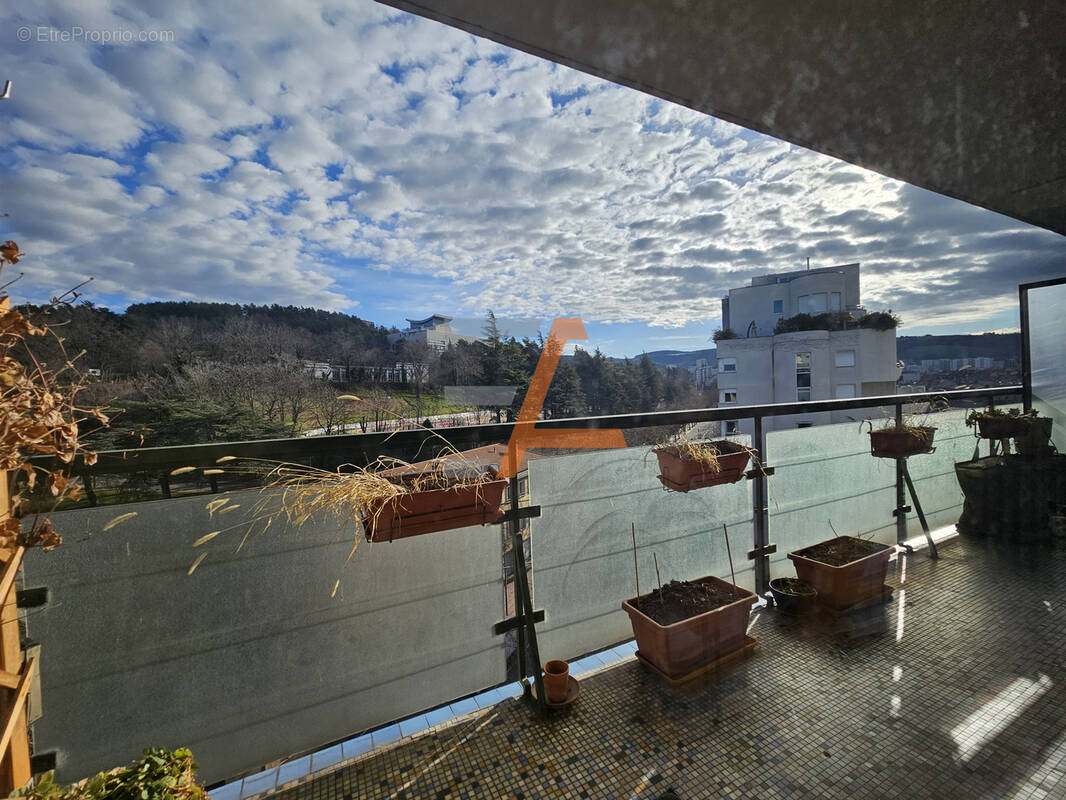 Appartement à SAINT-ETIENNE