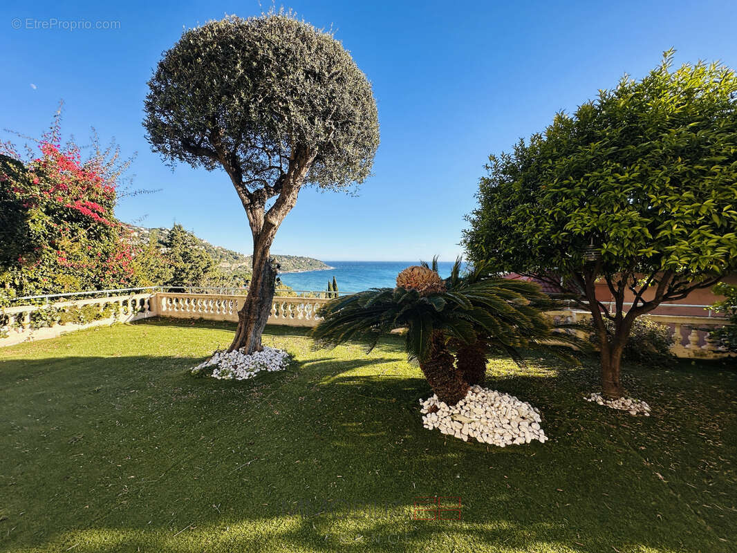 Appartement à ROQUEBRUNE-CAP-MARTIN