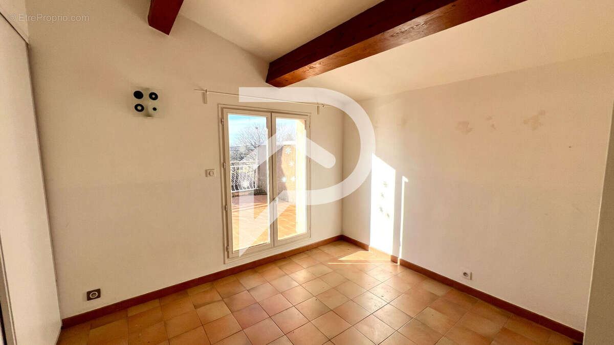 Appartement à EGUILLES