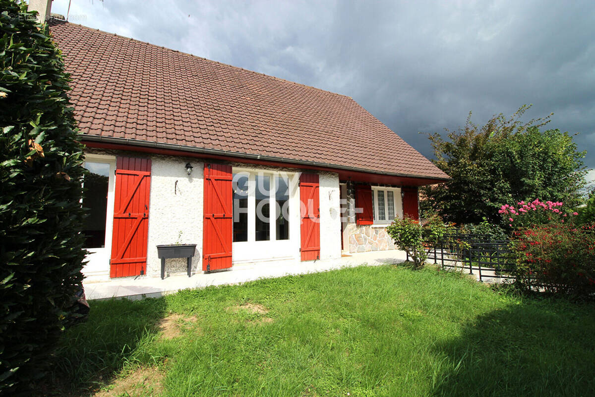 Maison à VERNEUIL-L&#039;ETANG