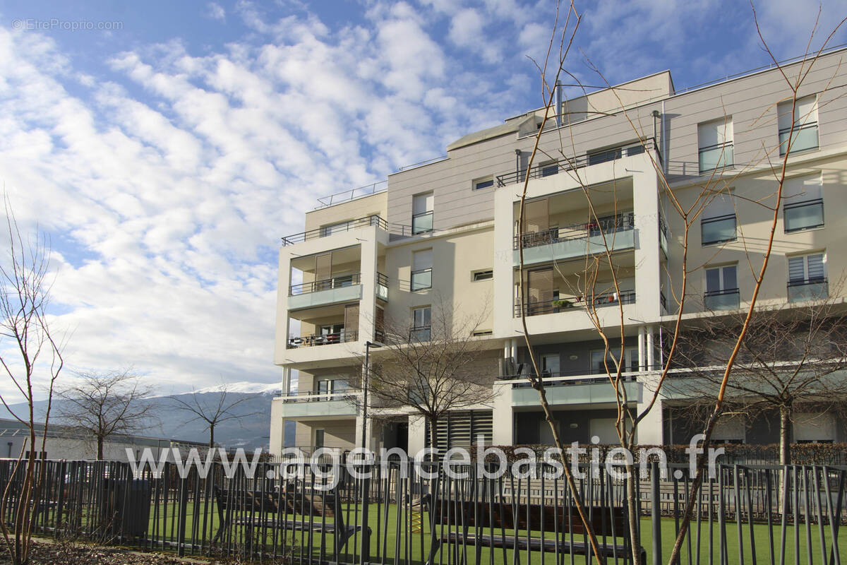 Appartement à SAINT-GENIS-POUILLY