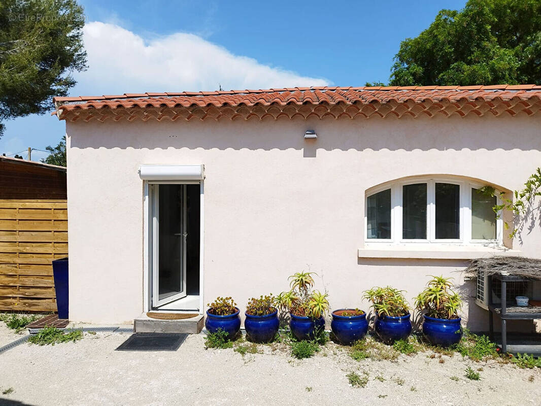 Maison à SAINT-CYR-SUR-MER