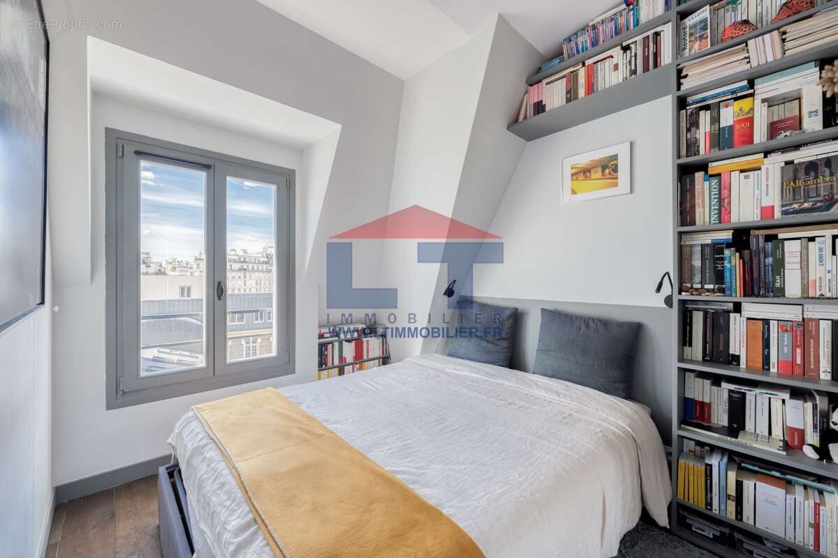 Appartement à PARIS-16E