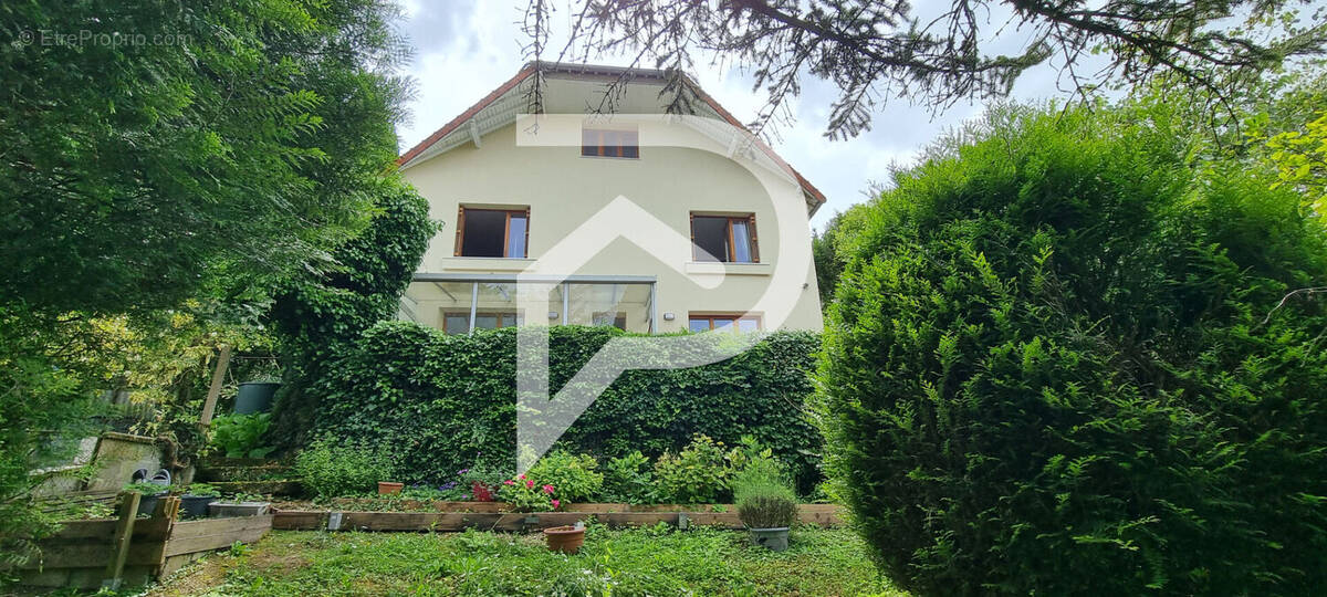 Maison à ESBLY