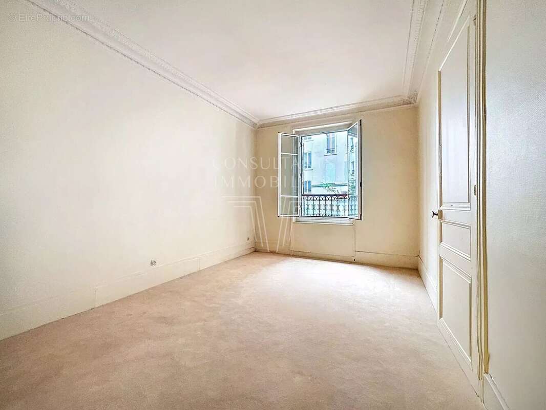 Appartement à PARIS-8E