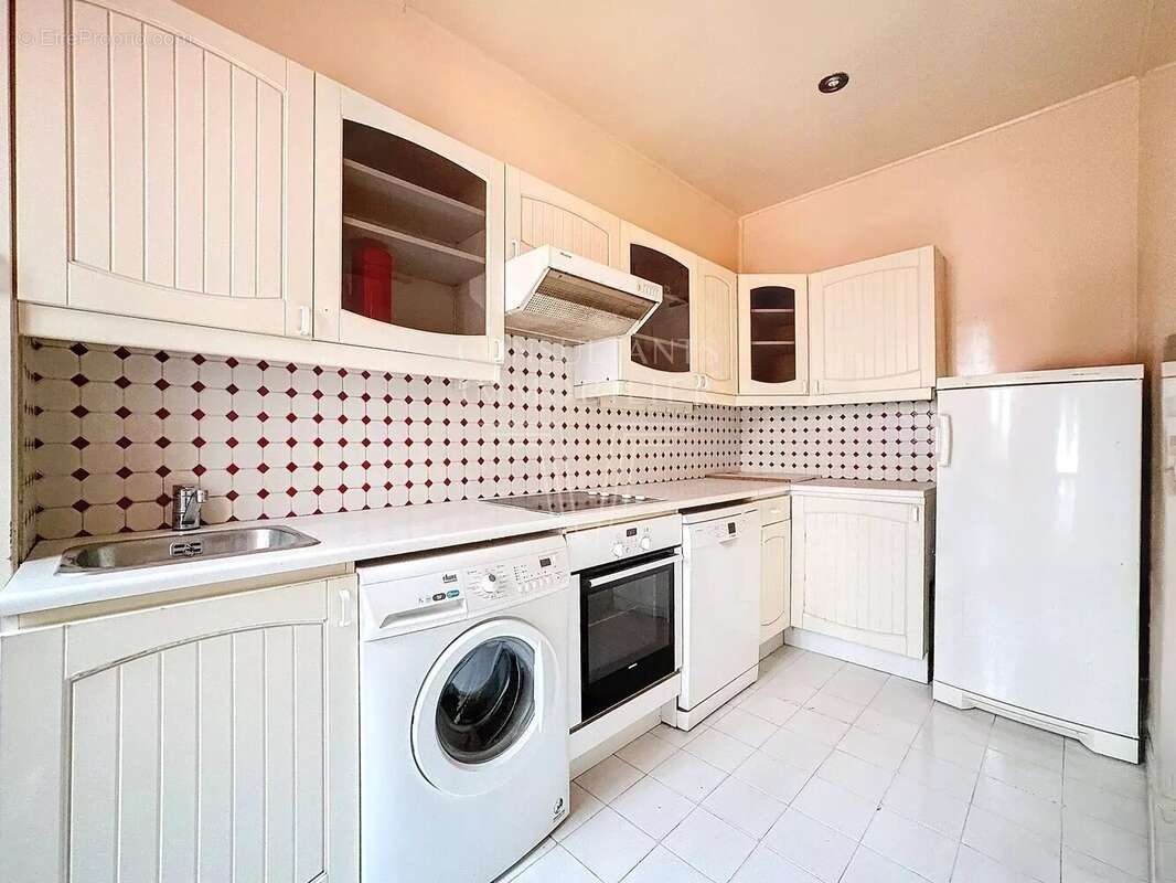 Appartement à PARIS-8E