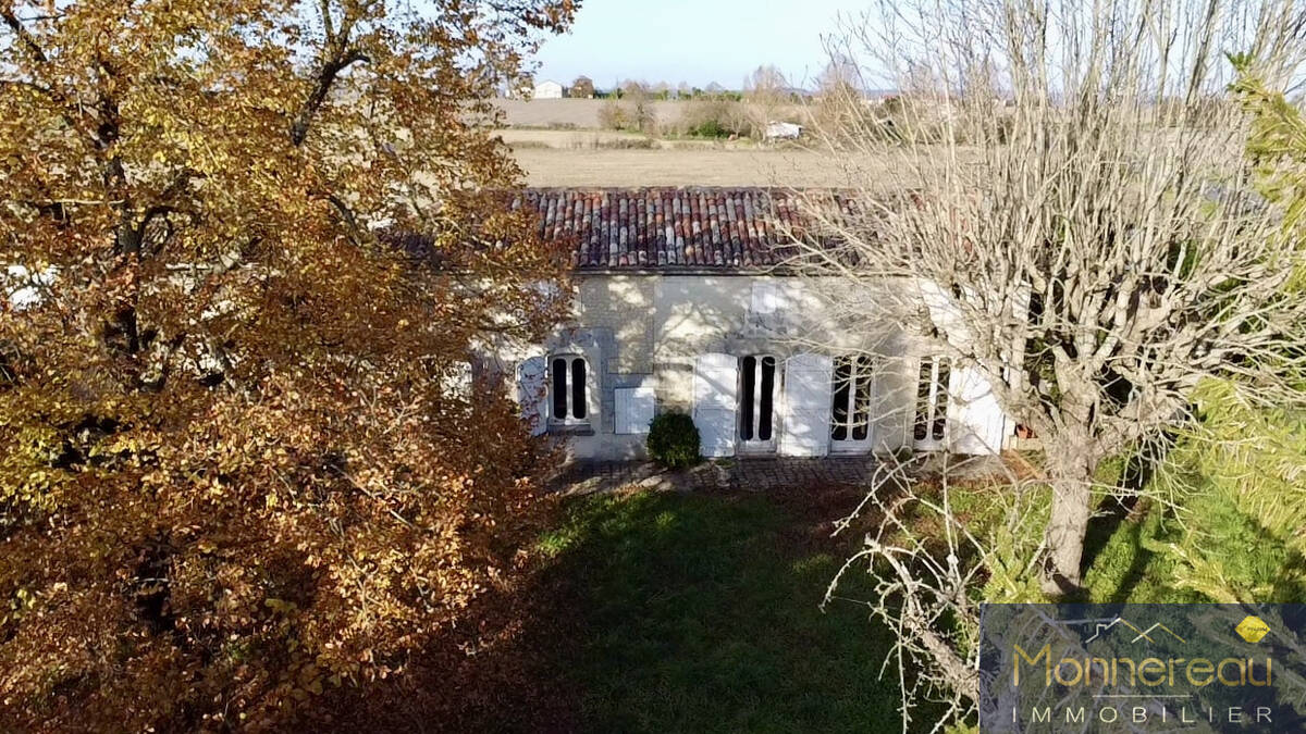 Maison à BARBEZIEUX-SAINT-HILAIRE