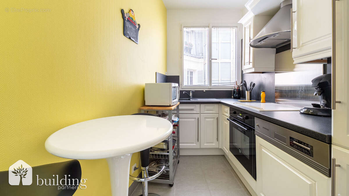 Appartement à PARIS-8E