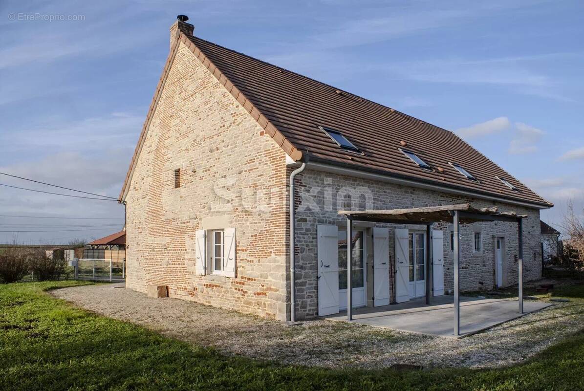 Maison à SAINT-LOUP-GEANGES