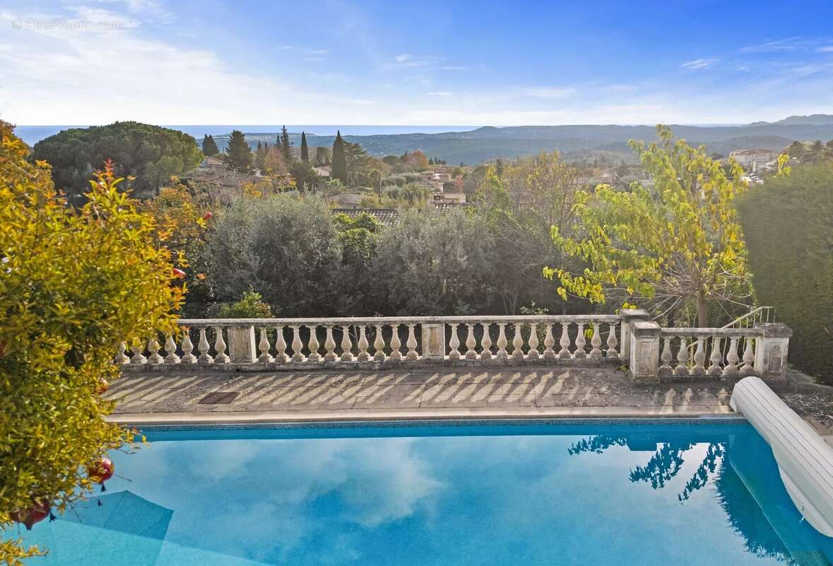 Maison à TOURRETTES-SUR-LOUP