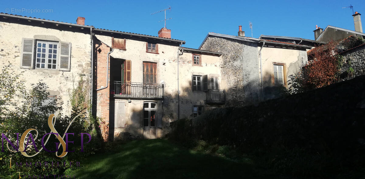 Maison à FERRIERES-SUR-SICHON