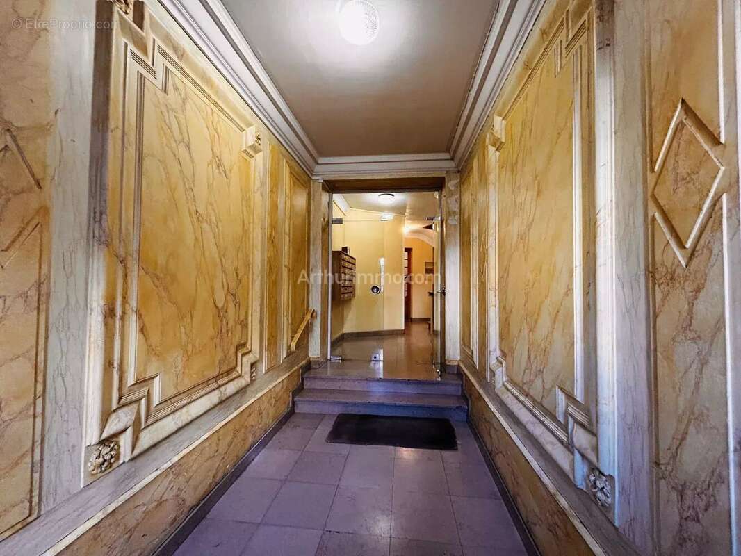 Appartement à PARIS-14E