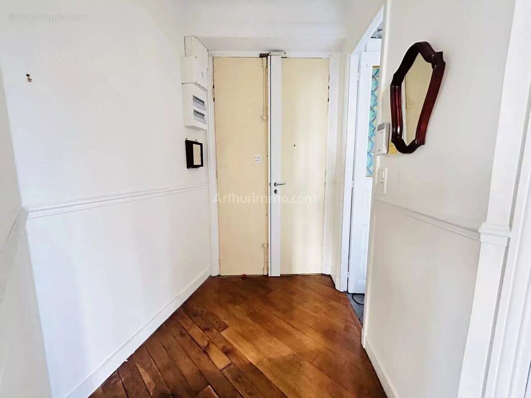 Appartement à PARIS-14E