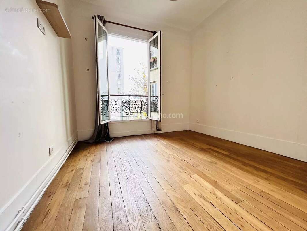 Appartement à PARIS-14E