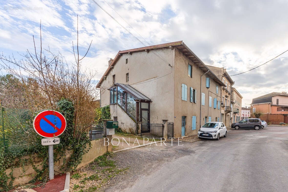 Maison à PONT-DE-VAUX