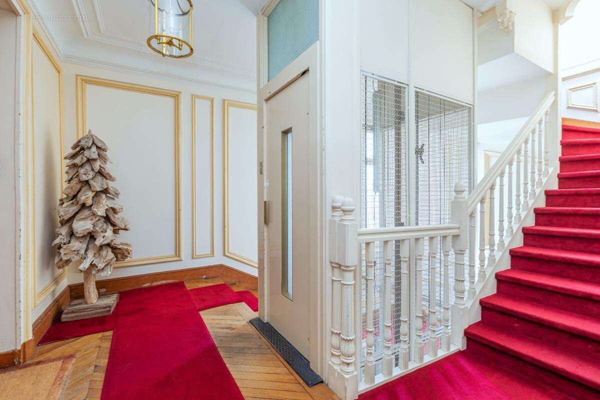 Appartement à PARIS-8E