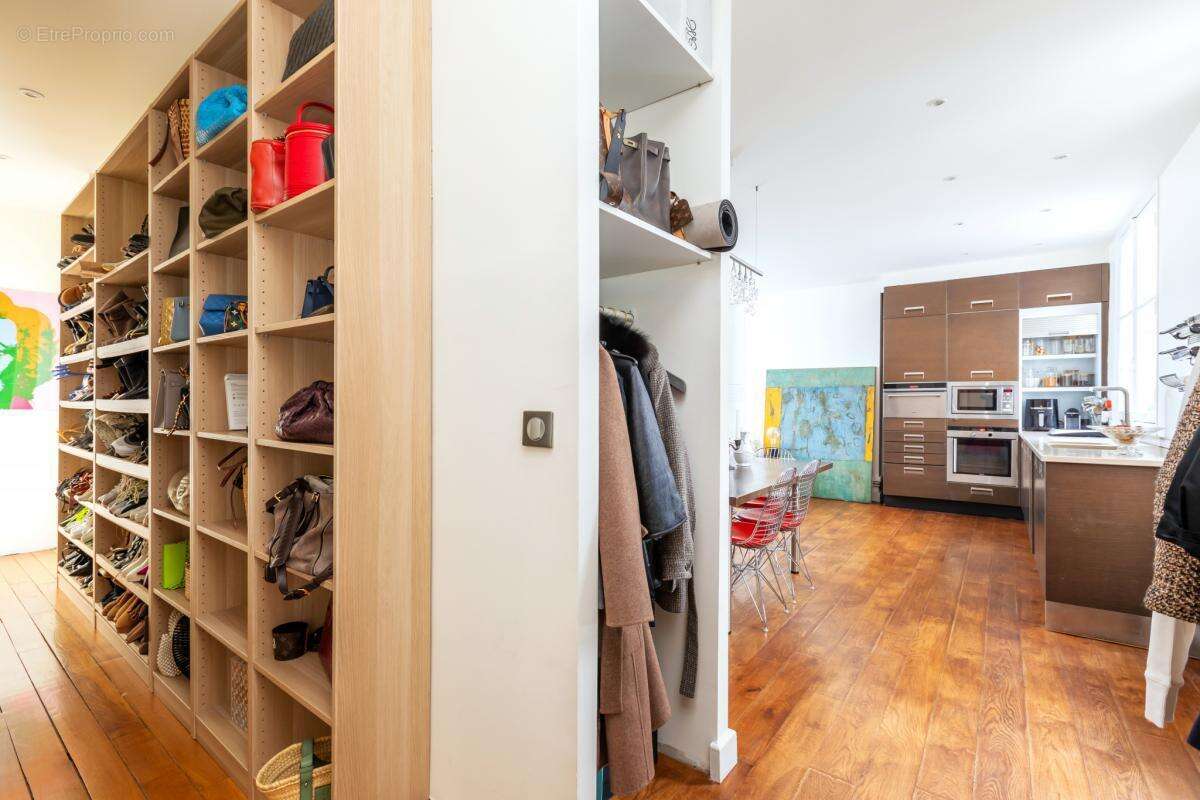 Appartement à PARIS-8E