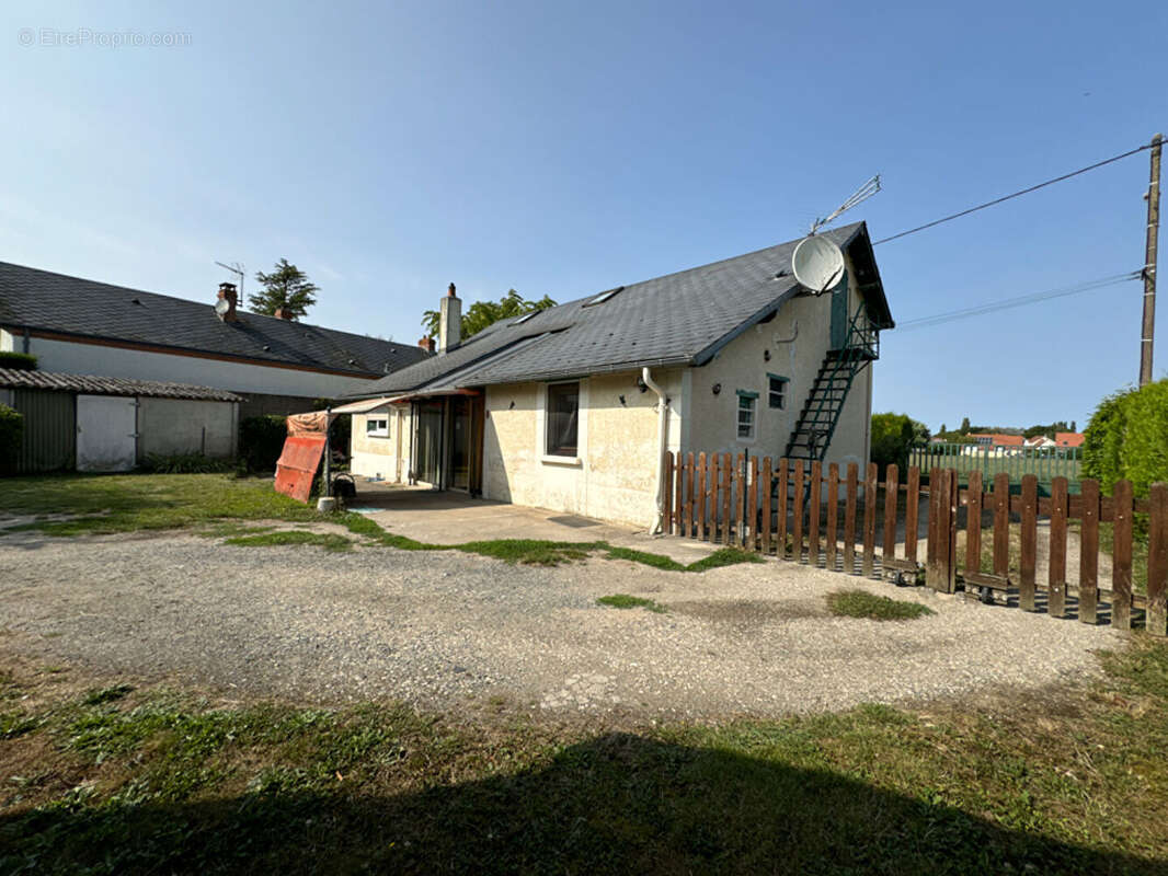 Maison à NEUVILLE-AUX-BOIS