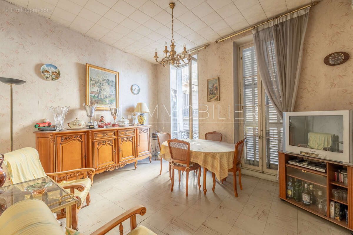 Appartement à MARSEILLE-6E