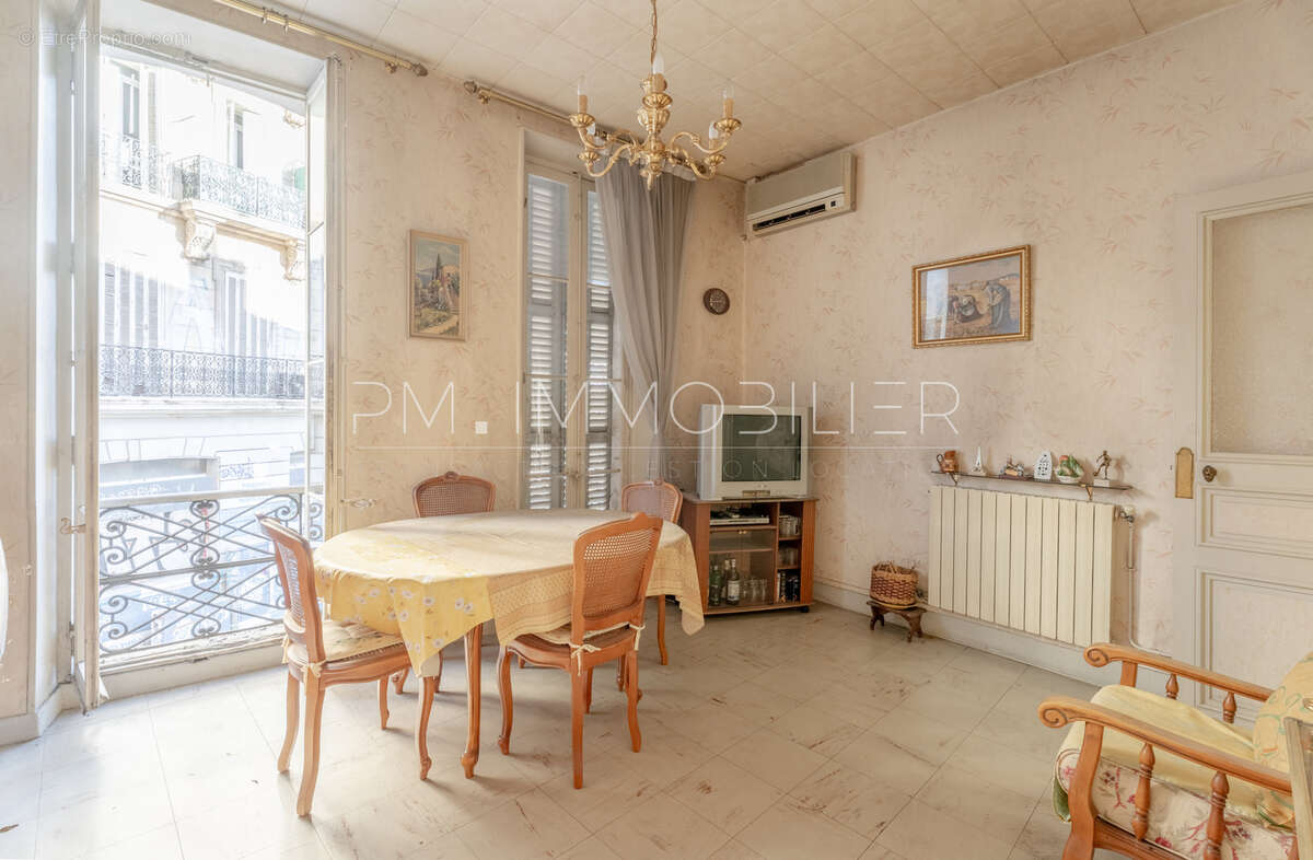 Appartement à MARSEILLE-6E