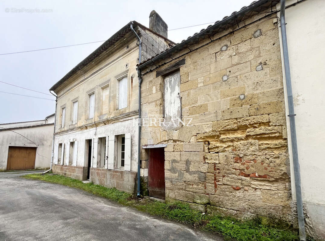 Maison à MONTAGNE