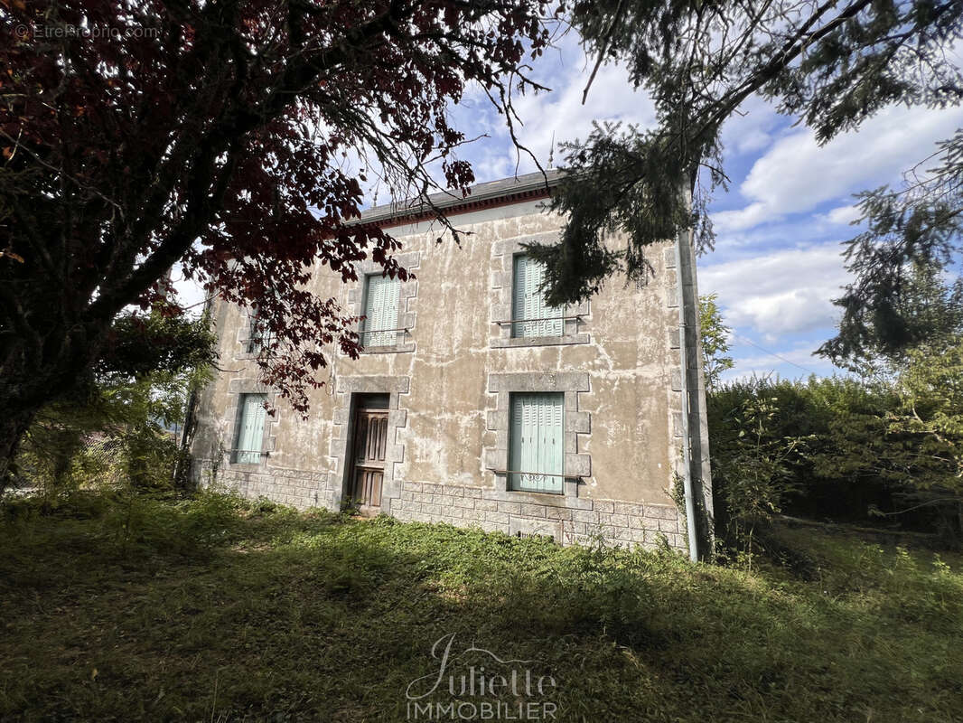 Maison à LISSEUIL