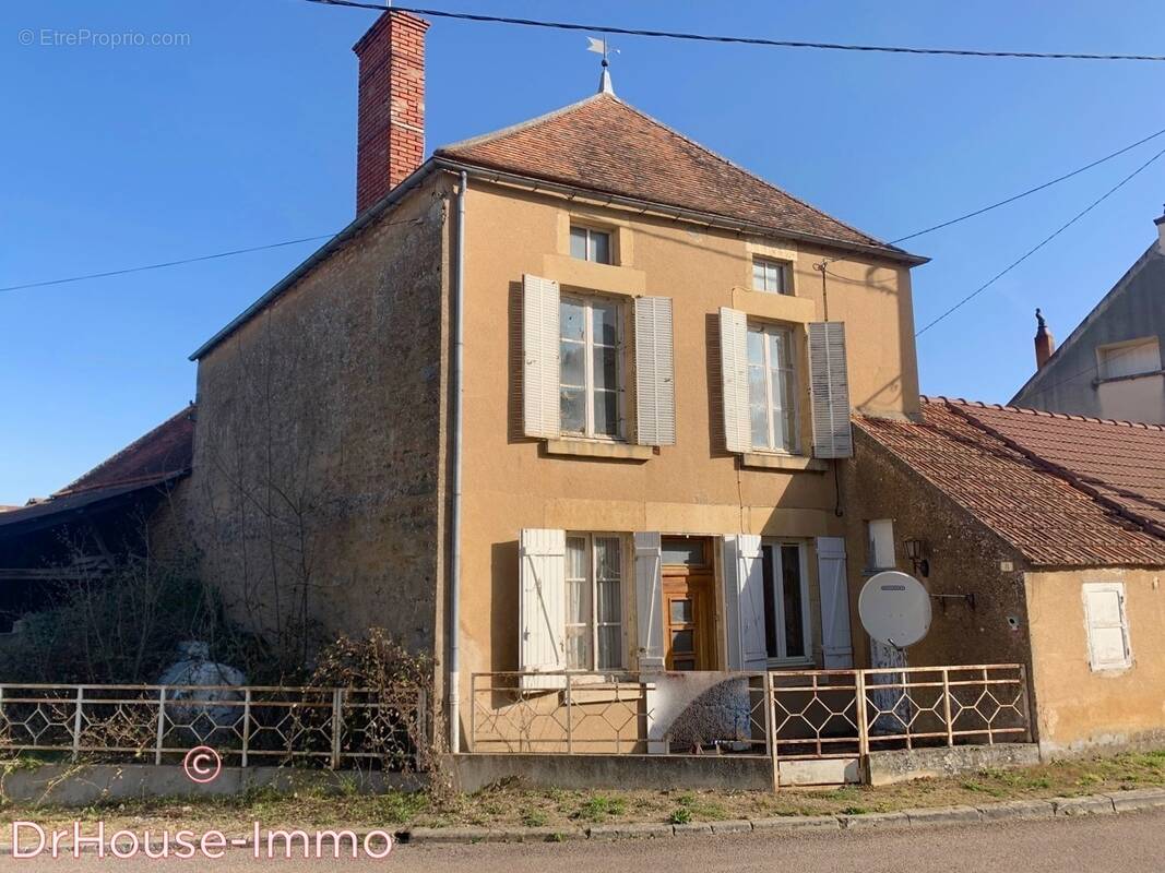 Maison à L&#039;ISLE-SUR-SEREIN