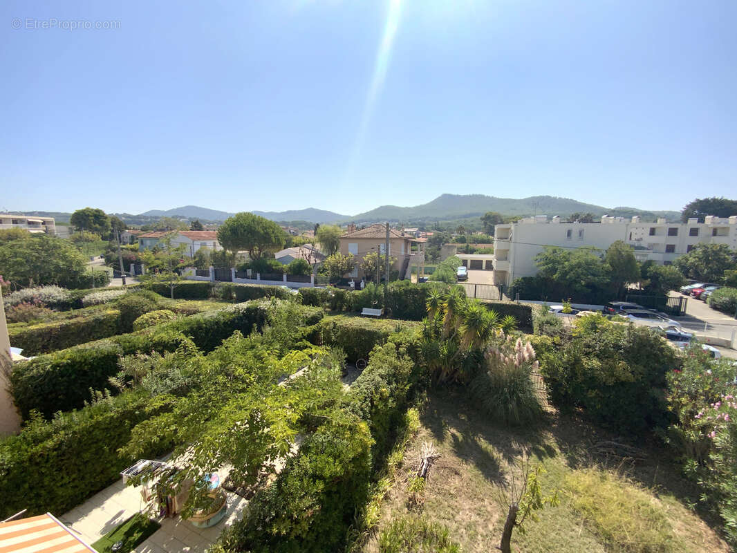 Appartement à SAINT-CYR-SUR-MER