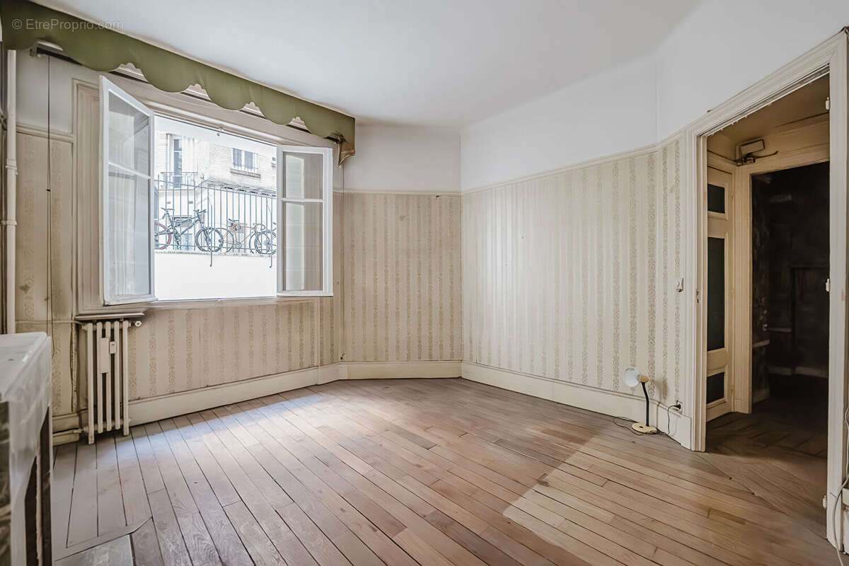 Appartement à PARIS-18E