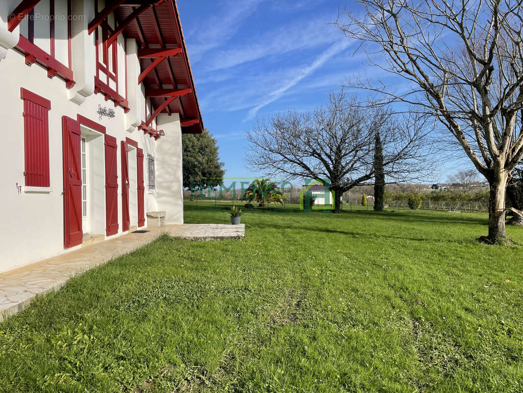 Maison à SAINT-PALAIS