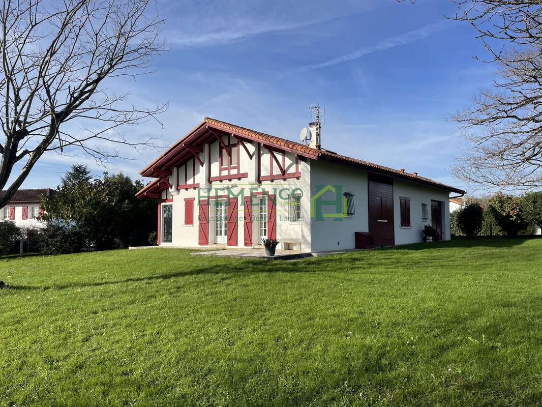 Maison à SAINT-PALAIS