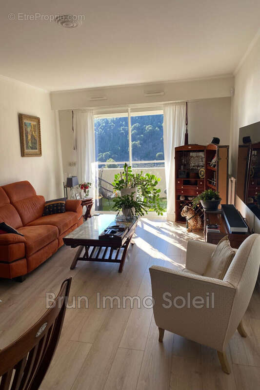 Appartement à EZE