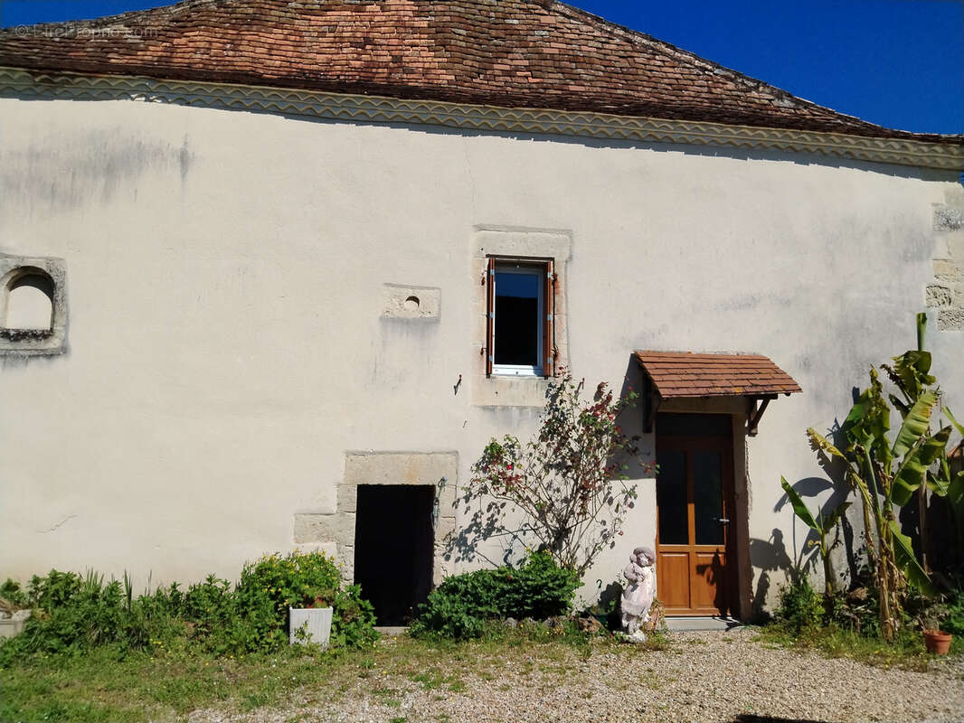 Maison à SEGONZAC