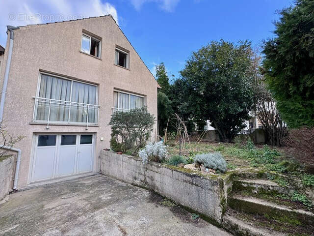 Maison à SAVIGNY-SUR-ORGE