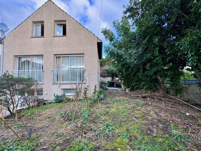 Maison à SAVIGNY-SUR-ORGE