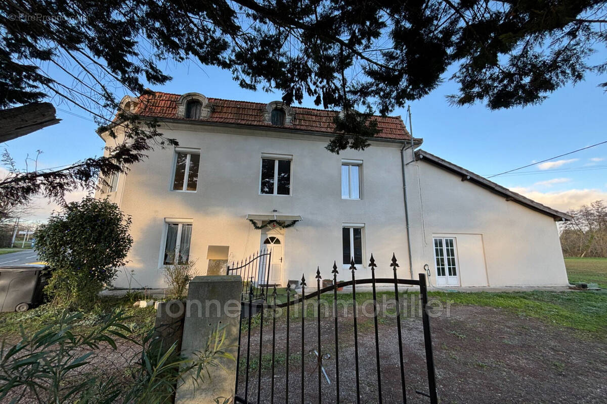 Maison à CALONGES