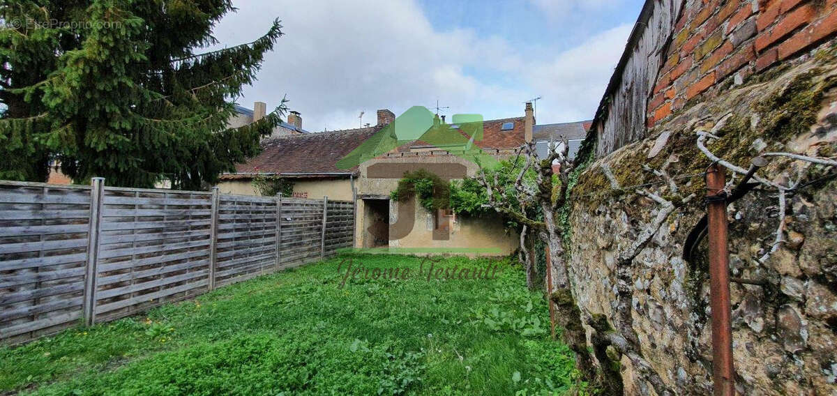 Maison à CLOYES-SUR-LE-LOIR