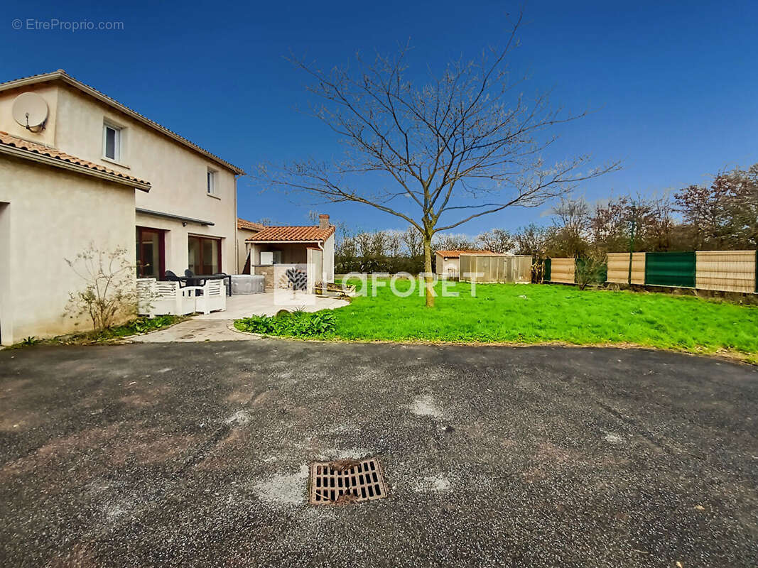 Maison à MAULEVRIER