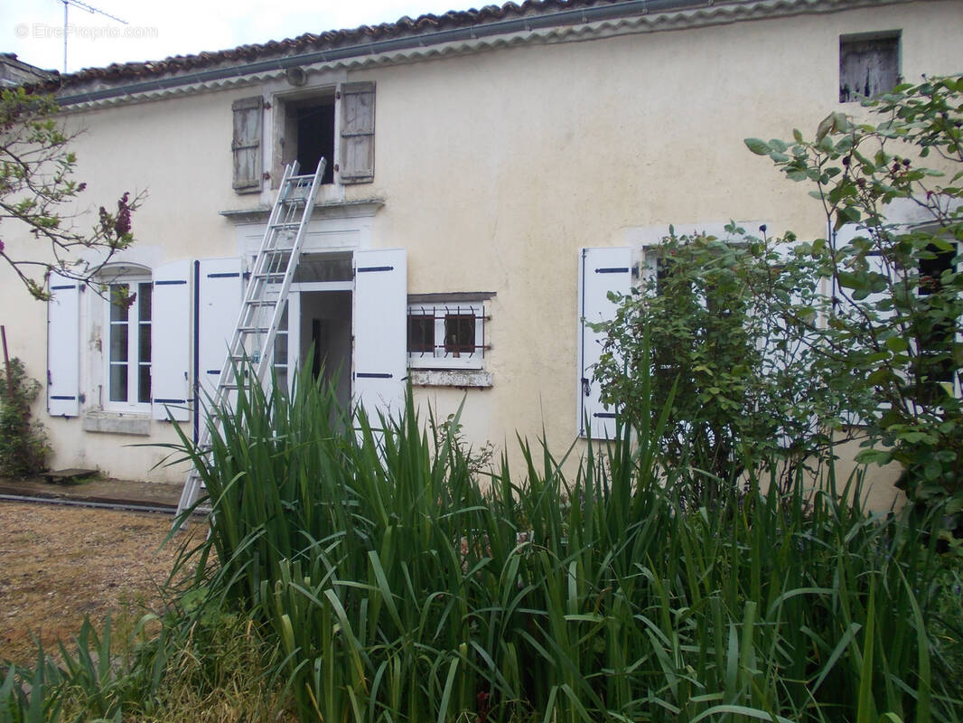 Maison à AUMAGNE