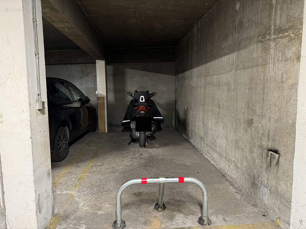 Parking à PARIS-13E