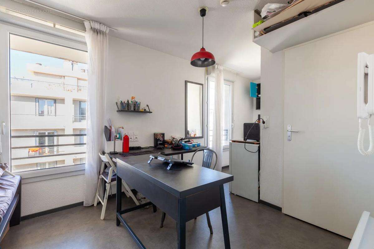 Appartement à MARSEILLE-3E