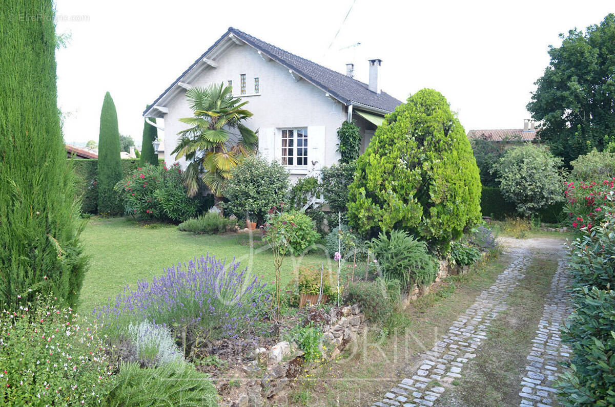 Maison à ROMANS-SUR-ISERE