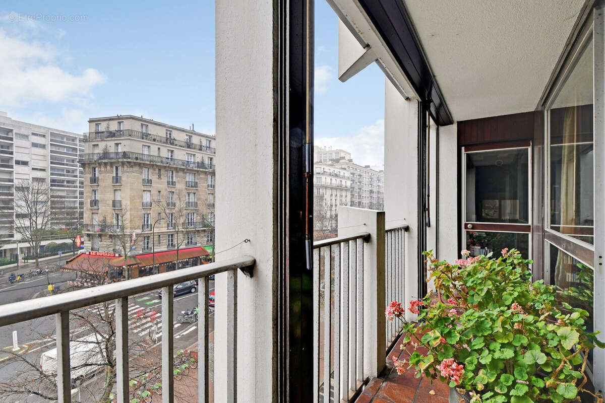 Appartement à PARIS-15E