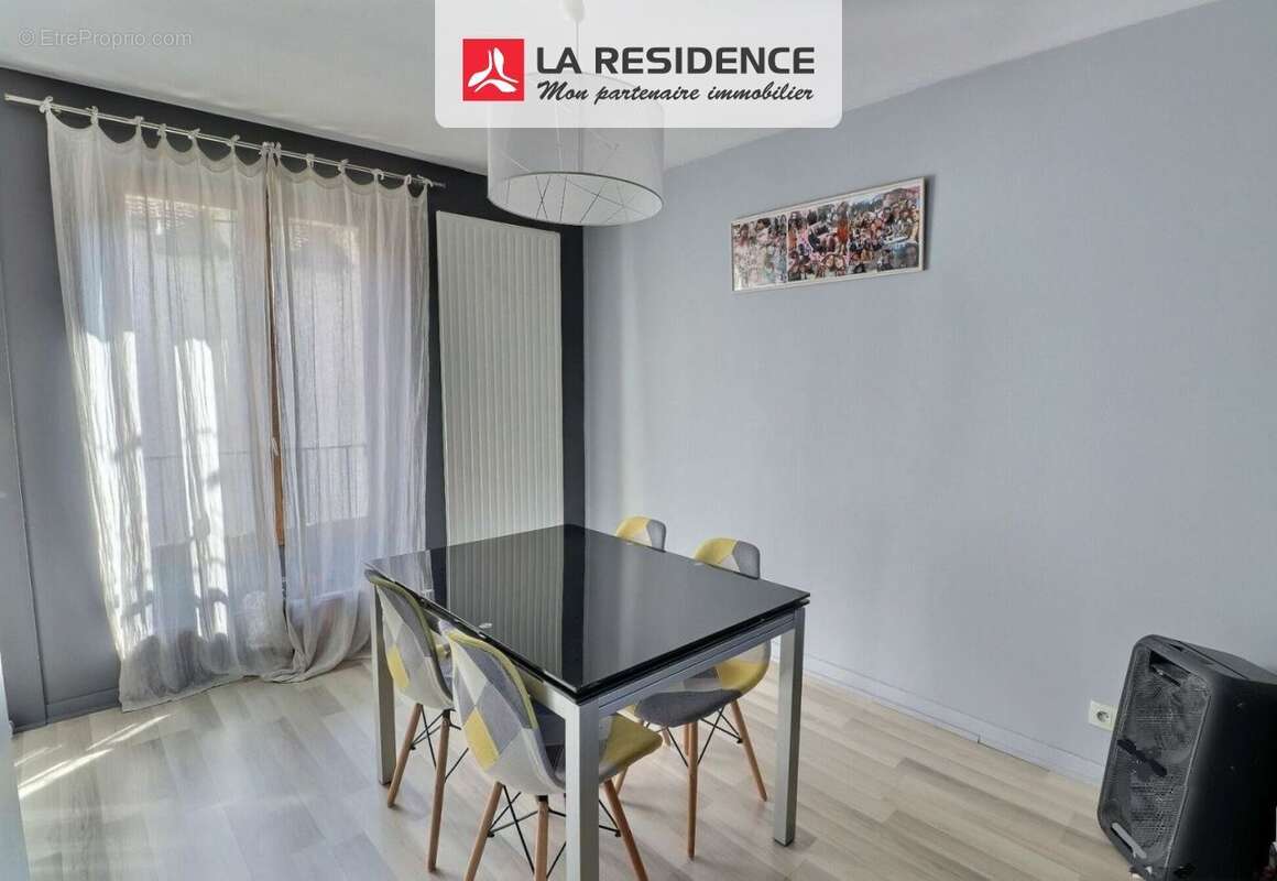 Appartement à VAUX-SUR-SEINE