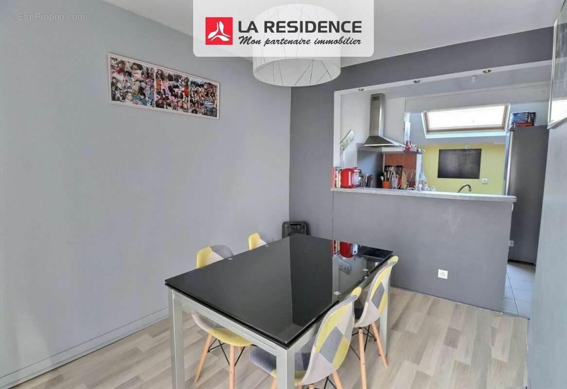 Appartement à VAUX-SUR-SEINE