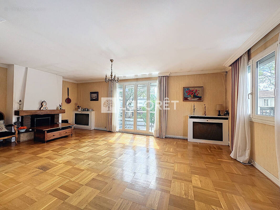 Appartement à BONNEUIL-SUR-MARNE