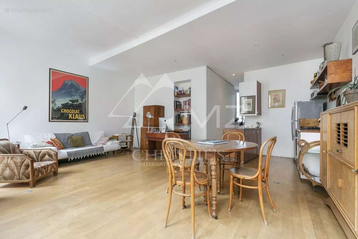 Appartement à PARIS-3E